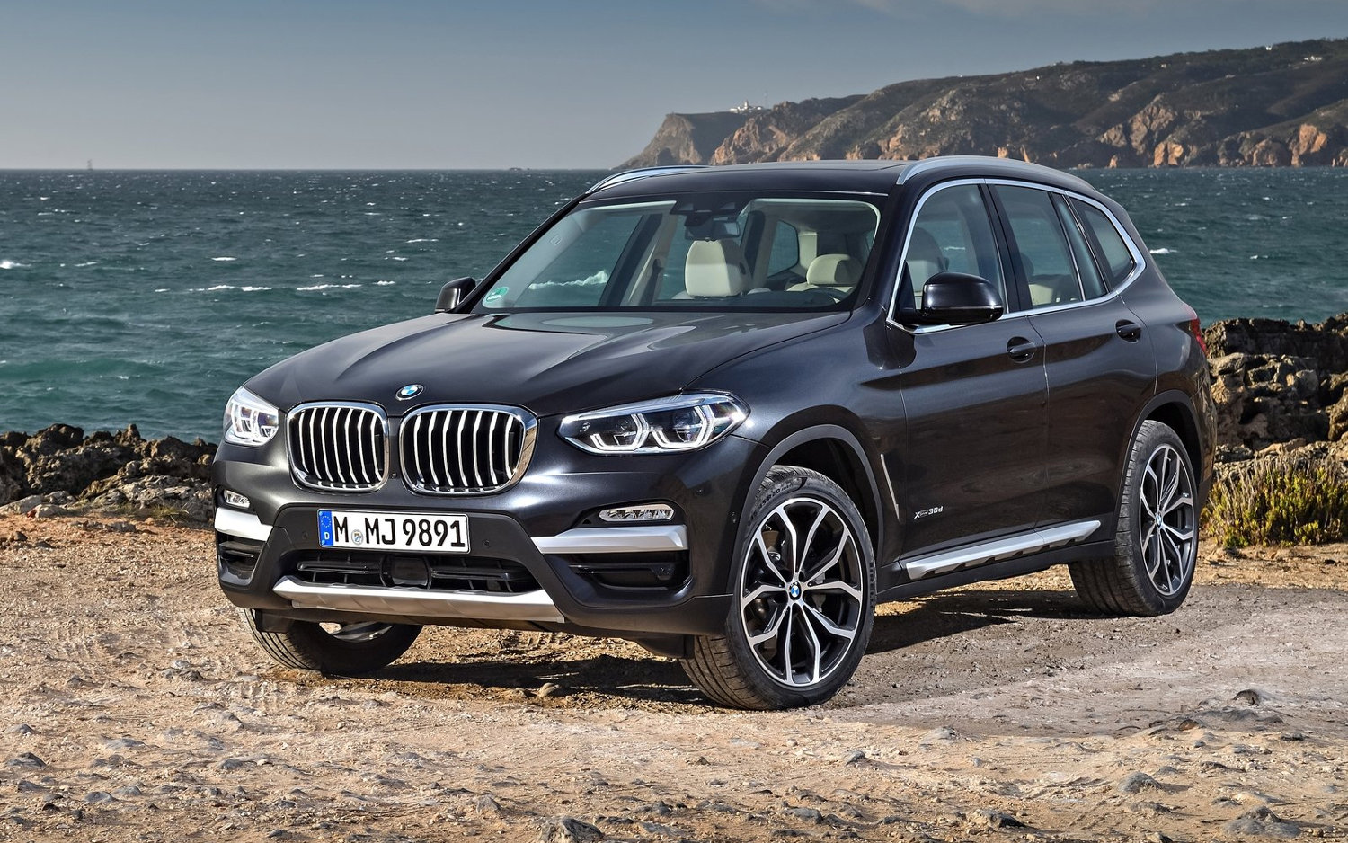 Comparison - BMW X3 xDrive30i 2018 - vs - Jeep Grand Cherokee Overland ...